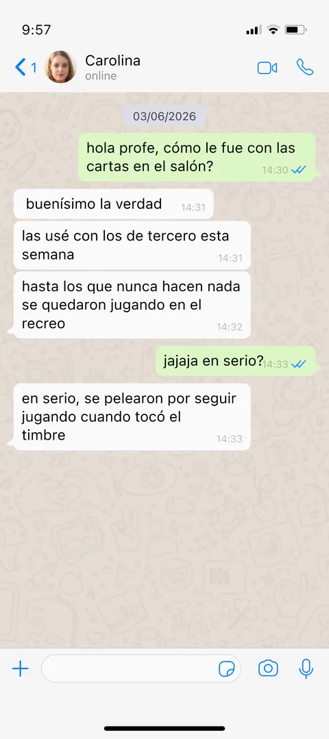 Conversación de WhatsApp con la profesora Carolina Méndez, contando cómo usó Matemágicas con sus alumnos de tercero